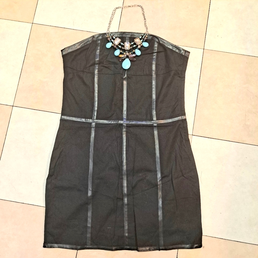 Black Women's Strapless Tube Dress